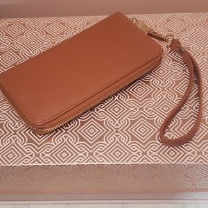 BRAND NEW Accordian 🐫 Camel Wristlet/Wallet